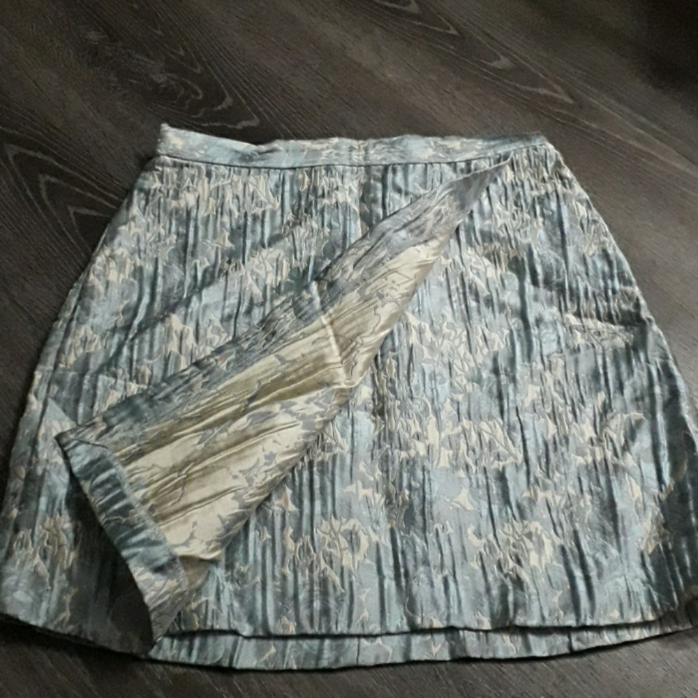 mini skirt - Picture 3 of 6